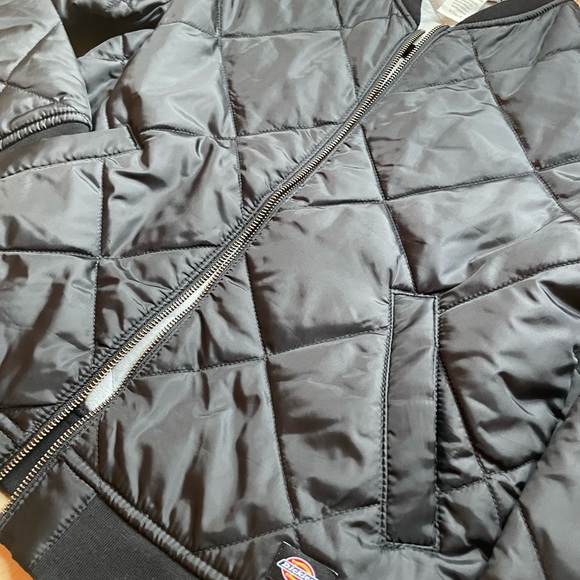 Dickies Women Quilted Bomber Jacket, Black v1, Small - Picture 4 of 14
